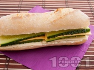 Вегетариански сандвич с краставица и сирена - топено, чедър, ементал
